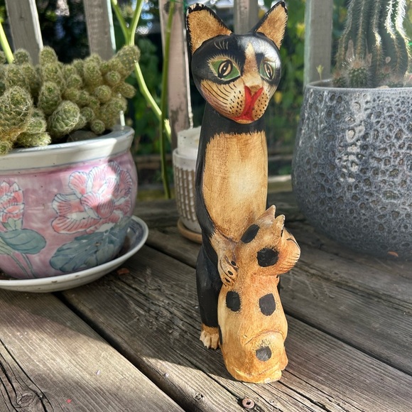 Vintage Wooded Hand Carved And Painted Folk Art Cat W Child Indonesia 10.5"x2.5" - Picture 16 of 16